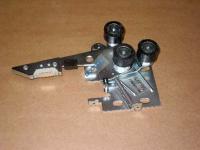 Замок дверей шахты правый ZAA9940LG2 (B9940G2) Otis